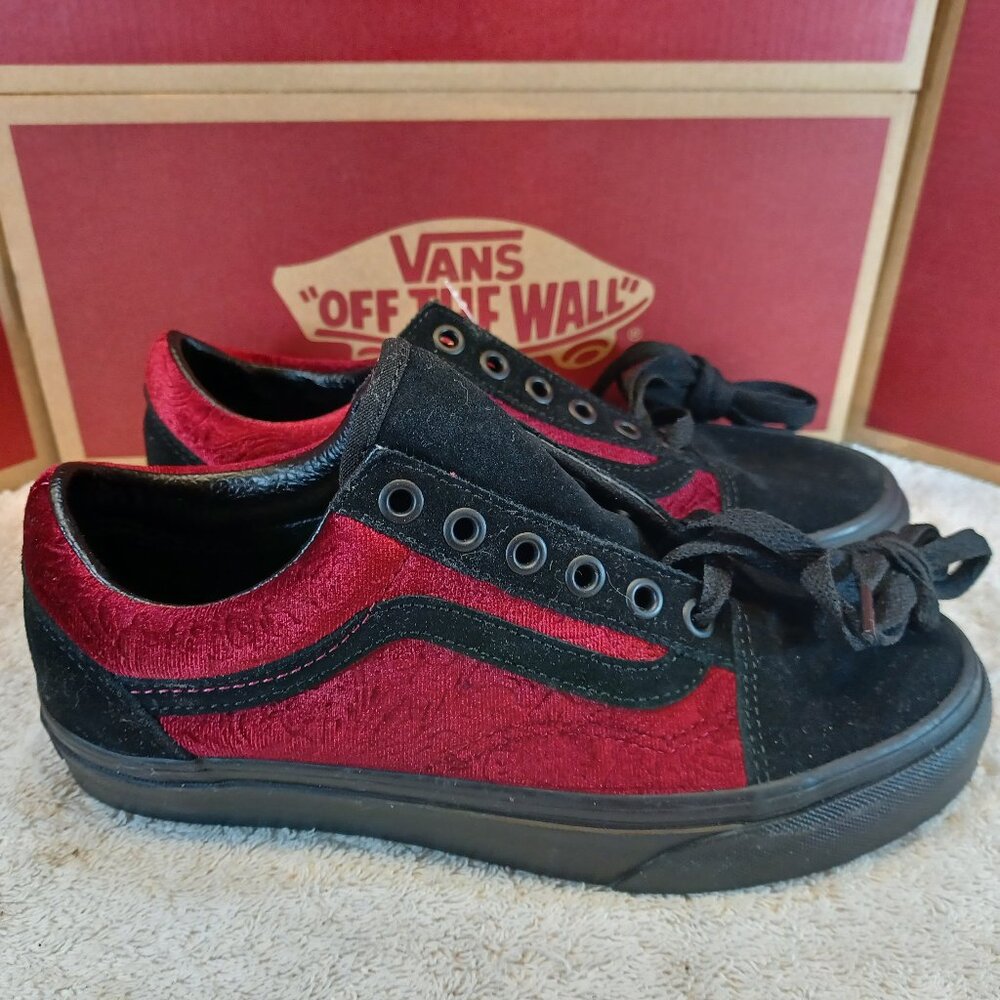 Vans Men's 4.5/Women's 6 Old Skool Velvet Parisian Night Cerise Red Black